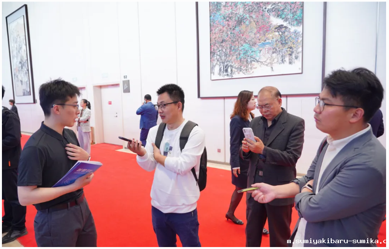 “机”聚新动能 “智”创新未来丨点点taptap电动老虎机无人清扫机器人亮相2025青岛市具身智能机器人生态发展大会 “机”聚新动能 “智”创新未来丨点点taptap电动老虎机无人清扫机器人亮相2025青岛市具身智能机器人生态发展大会